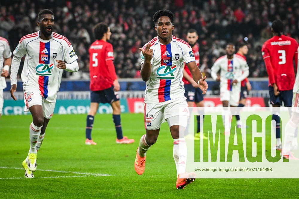 Villeneuve-D ascq, France, France: Endrick FELIPE MOREIRA DE SOUSA of Lyon celebrate his goal with Clinton MATA of Lyon during the French Cup match between Lille OSC (LOSC) and Olympique Lyonnais (OL) at Pierre Mauroy Stadium on January 11, 2026 in Villeneuve-d Ascq near Lille, France. Villeneuve-D ascq France - ZUMAm308 20260111_zsp_m308_012