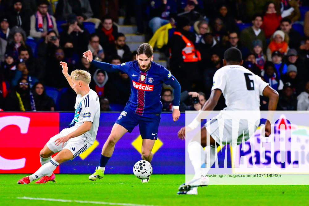 Khvicha Kvaratskhelia ( PSG ) during the French Cup match between Paris Saint Germain and Paris Football Club at Parc Des Princes on January 12 , 2026 in Paris, France. ( Photo by Federico Pestelini PsnewZ ) -