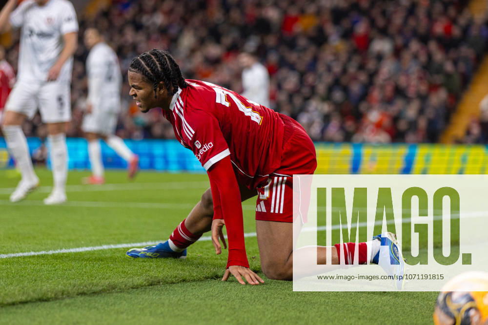 Football - FA Cup - 3rd Round - Liverpool FC v Barnsley FC LIVERPOOL, ENGLAND - Monday, January 12, 2026: Liverpool s Rio Ngumoha lies injured during the FA Cup 3rd Round match between Liverpool FC and Barnsley FC at Anfield. (Photo by David Rawcliffe Propaganda) LIVERPOOL Anfield MERSEYSIDE ENGLAND