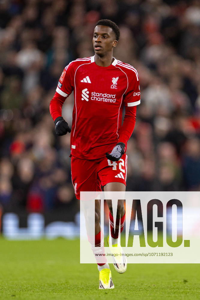 Football - FA Cup - 3rd Round - Liverpool FC v Barnsley FC LIVERPOOL, ENGLAND - Monday, January 12, 2026: Liverpool s Trey Nyoni during the FA Cup 3rd Round match between Liverpool FC and Barnsley FC at Anfield. (Photo by David Rawcliffe Propaganda) LIVERPOOL Anfield MERSEYSIDE ENGLAND