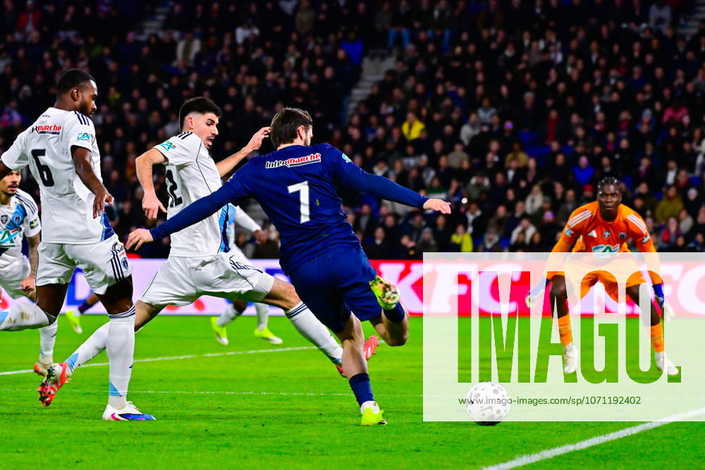 Khvicha Kvaratskhelia ( PSG ) during the French Cup match between Paris Saint Germain and Paris Football Club at Parc Des Princes on January 12 , 2026 in Paris, France. ( Photo by Federico Pestelini PsnewZ ) -