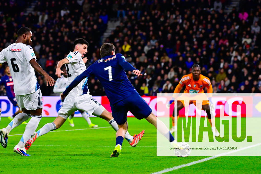 Khvicha Kvaratskhelia ( PSG ) during the French Cup match between Paris Saint Germain and Paris Football Club at Parc Des Princes on January 12 , 2026 in Paris, France. ( Photo by Federico Pestelini PsnewZ ) -
