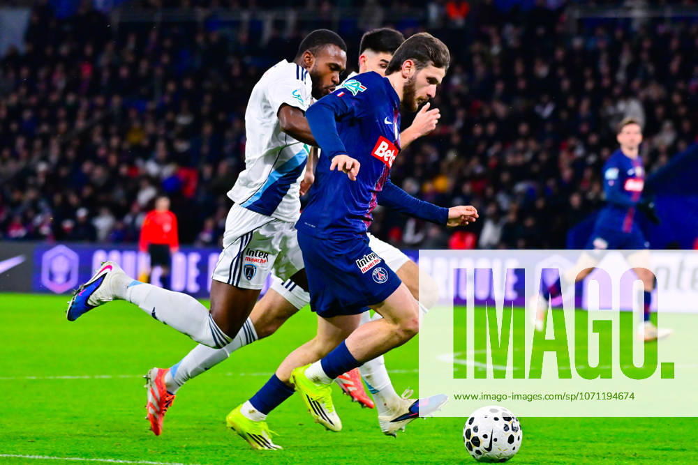 Khvicha Kvaratskhelia ( PSG ) during the French Cup match between Paris Saint Germain and Paris Football Club at Parc Des Princes on January 12 , 2026 in Paris, France. ( Photo by Federico Pestelini PsnewZ ) -