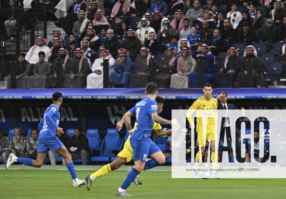 Al Hilal v Al Nassr - Saudi Pro League RIYADH, SAUDI ARABIA - JANUARY 12: Cristiano Ronaldo of Al Nassr in action during the Saudi Pro League match between Al Hilal and Al Nassr at Al Mamlakah Arena Stadium in Riyadh, Saudi Arabia, on January 12, 2026. Mohammed Saad Anadolu Riyadh Saudi Arabia. Editorial use only. Please get in touch for any other usage.