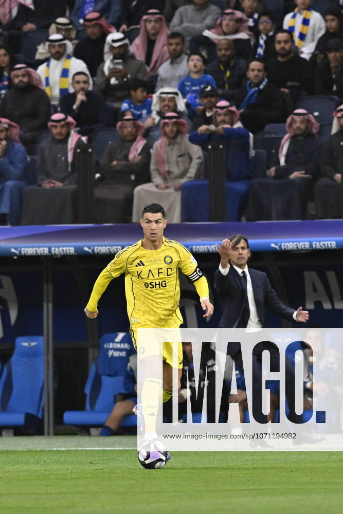 Al Hilal v Al Nassr - Saudi Pro League RIYADH, SAUDI ARABIA - JANUARY 12: Cristiano Ronaldo of Al Nassr in action during the Saudi Pro League match between Al Hilal and Al Nassr at Al Mamlakah Arena Stadium in Riyadh, Saudi Arabia, on January 12, 2026. Mohammed Saad Anadolu Riyadh Saudi Arabia. Editorial use only. Please get in touch for any other usage.