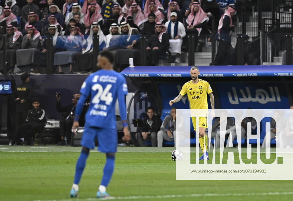 Al Hilal v Al Nassr - Saudi Pro League RIYADH, SAUDI ARABIA - JANUARY 12: Marcelo Brozovic of Al Nassr in action during the Saudi Pro League match between Al Hilal and Al Nassr at Al Mamlakah Arena Stadium in Riyadh, Saudi Arabia, on January 12, 2026. Mohammed Saad Anadolu Riyadh Saudi Arabia. Editorial use only. Please get in touch for any other usage.