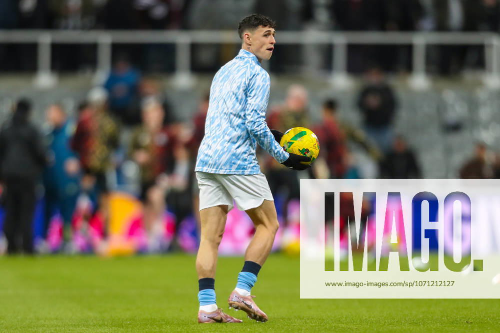 Newcastle United v Manchester City, Carabao Cup Phil Foden Of Manchester City warms up during the Newcastle United v Manchester City Carabao Cup Semi Final First Leg match at St. James Park, Newcastle Upon Tyne, England on 13 January 2026 Credit: Lee Keuneke Every Second Media Editorial use only. All images are copyright Every Second Media Limited. No images may be reproduced without prior permission. All rights reserved. Premier League and Football League images are subject to licensing agreements with Football DataCo Limited. see https: www.football-dataco.com