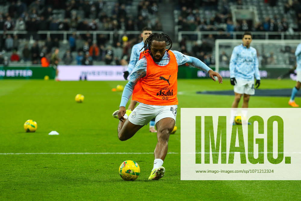 Newcastle United v Manchester City, Carabao Cup Antoine Semenyo Of Manchester City warms up during the Newcastle United v Manchester City Carabao Cup Semi Final First Leg match at St. James Park, Newcastle Upon Tyne, England on 13 January 2026 Credit: Lee Keuneke Every Second Media Editorial use only. All images are copyright Every Second Media Limited. No images may be reproduced without prior permission. All rights reserved. Premier League and Football League images are subject to licensing agreements with Football DataCo Limited. see https: www.football-dataco.com