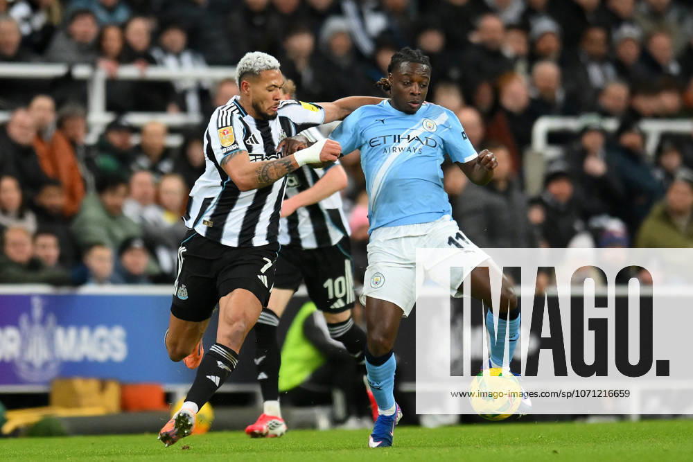 Newcastle United v Manchester City - Carabao Cup Semi Final First Leg Newcastle United s Joelinton battles for possession with Manchester City s Jeremy Doku during the Carabao Cup Semi Final First Leg match between Newcastle United and Manchester City at St. James s Park in Newcastle, on January 13, 2026. Newcastle Tyne and Wear United Kingdom