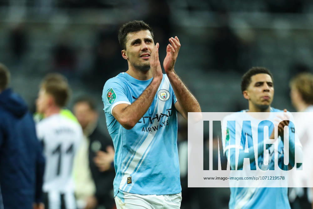 Newcastle United v Manchester City, Carabao Cup Rodri Of Manchester City applauds the fans during the Newcastle United v Manchester City Carabao Cup Semi Final First Leg match at St. James Park, Newcastle Upon Tyne, England on 13 January 2026 Credit: Lee Keuneke Every Second Media Editorial use only. All images are copyright Every Second Media Limited. No images may be reproduced without prior permission. All rights reserved. Premier League and Football League images are subject to licensing agreements with Football DataCo Limited. see https: www.football-dataco.com