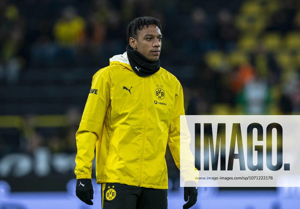 Filippo MANE Borussia Dortmund, 39 warming up before the match Borussia Dortmund SV Werder Bremen, Matchday 17, 1 Bundesliga in Dortmund, Signal Iduna Park DFL regulations prohibit any use of photographs as image sequences and or quasi video