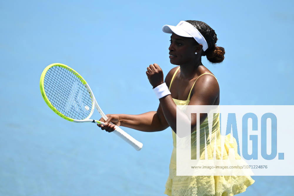 TENNIS AUSTRALIAN OPEN QUALIFYING, Sloane Stephens of the US celebrates defeating Olivia Gadecki of Australia during a qualifying session ahead of the Australian Open tennis tournament at Melbourne Park in Melbourne, Wednesday, January 14, 2026. ( NO ARCHIVING, MELBOURNE VICTORIA AUSTRALIA