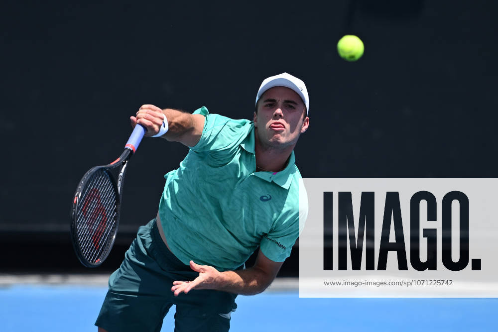 TENNIS AUSTRALIAN OPEN QUALIFYING, Arthur Fery of Great Britain in action against Bernard Tomic of Australia during a qualifying session ahead of the Australian Open tennis tournament at Melbourne Park in Melbourne, Wednesday, January 14, 2026. ( NO ARCHIVING, MELBOURNE VICTORIA AUSTRALIA