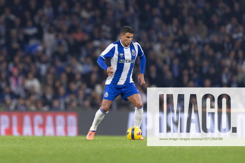 Thiago Silva of Fc Porto in action during the Taca de Portugal match between FC Porto and SL Benfica at Estadio do Dragao on January 14, 2026 in Porto, Portugal. Porto Portugal - ZUMAp267 20260114_zsp_p267_110