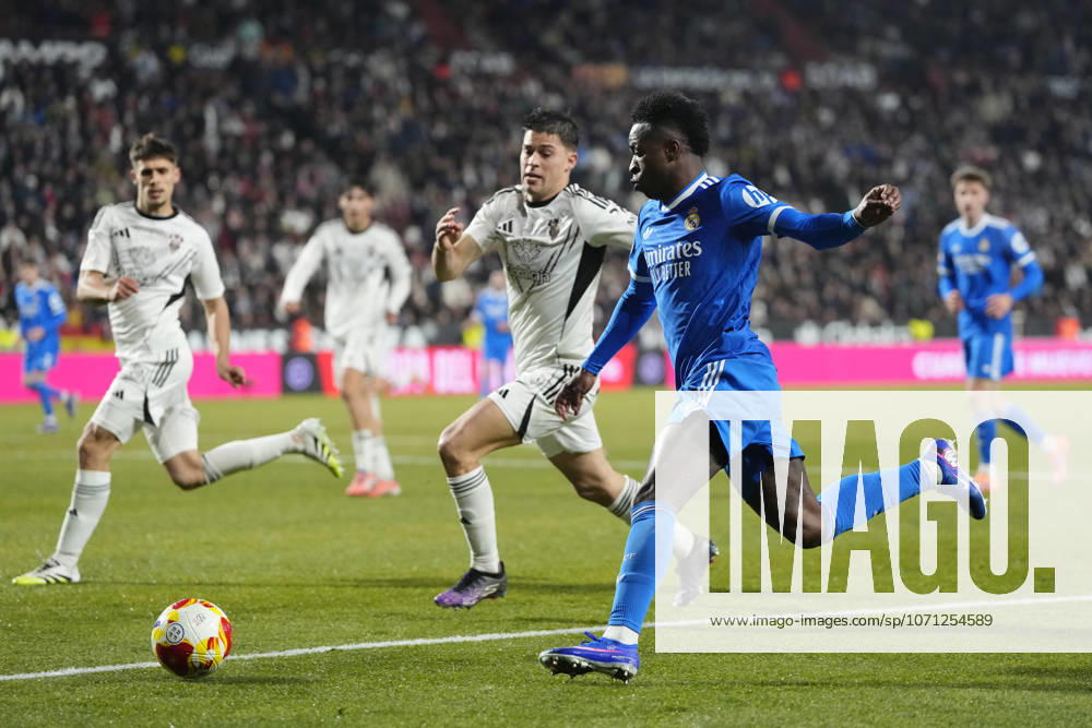 Albacete Balompie v Real Madrid - Copa del Rey ALBACETE, SPAIN - JANUARY 14: Vinicius Junior left winger of Real Madrid and Brazil in action during the Copa del Rey round of 16 match between Albacete Balompie and Real Madrid at Estadio Carlos Belmonte on January 14, 2026 in Albacete, Spain. Jose Hernandez Anadolu Albacete Spain. Editorial use only. Please get in touch for any other usage.