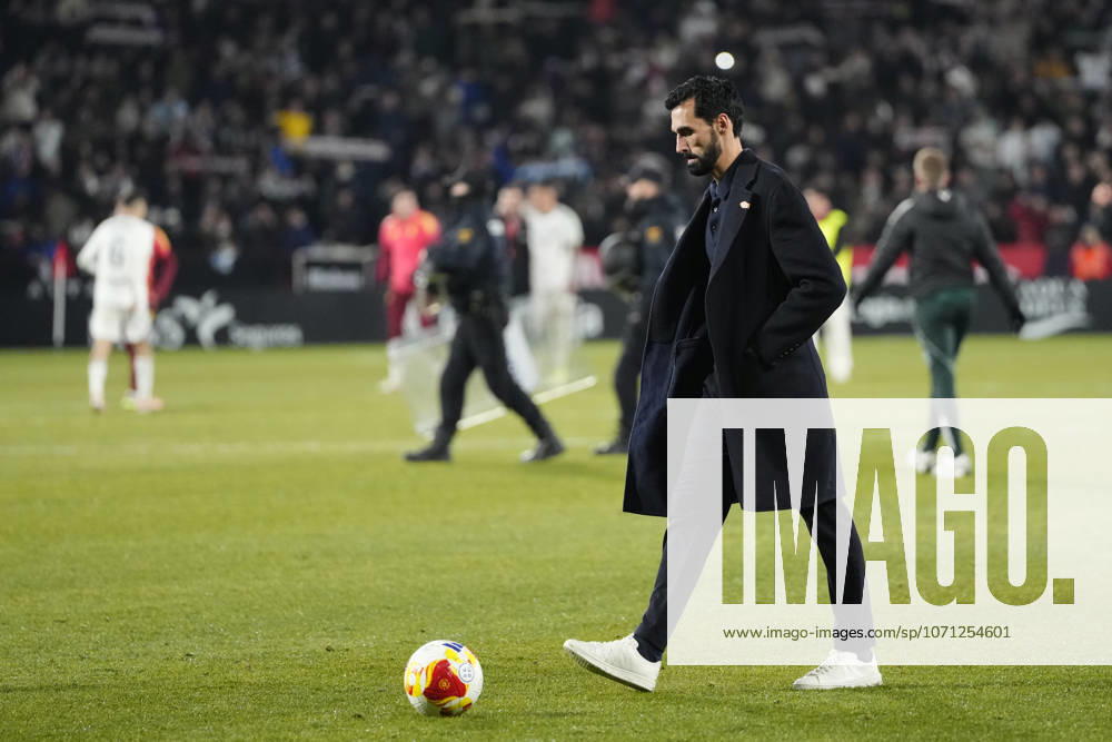 Albacete Balompie v Real Madrid - Copa del Rey ALBACETE, SPAIN - JANUARY 14: Alvaro Arbeloa head coach of Real Madrid dejected after loss the Copa del Rey round of 16 match between Albacete Balompie and Real Madrid at Estadio Carlos Belmonte on January 14, 2026 in Albacete, Spain. Jose Hernandez Anadolu Albacete Spain. Editorial use only. Please get in touch for any other usage.