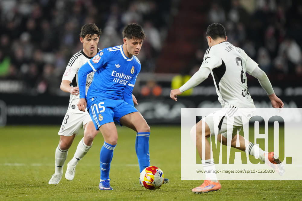 Albacete Balompie v Real Madrid - Copa del Rey ALBACETE, SPAIN - JANUARY 14: Arda Guler attacking midfield of Real Madrid and Turkiye in action during the Copa del Rey round of 16 match between Albacete Balompie and Real Madrid at Estadio Carlos Belmonte on January 14, 2026 in Albacete, Spain. Jose Hernandez Anadolu Albacete Spain. Editorial use only. Please get in touch for any other usage.
