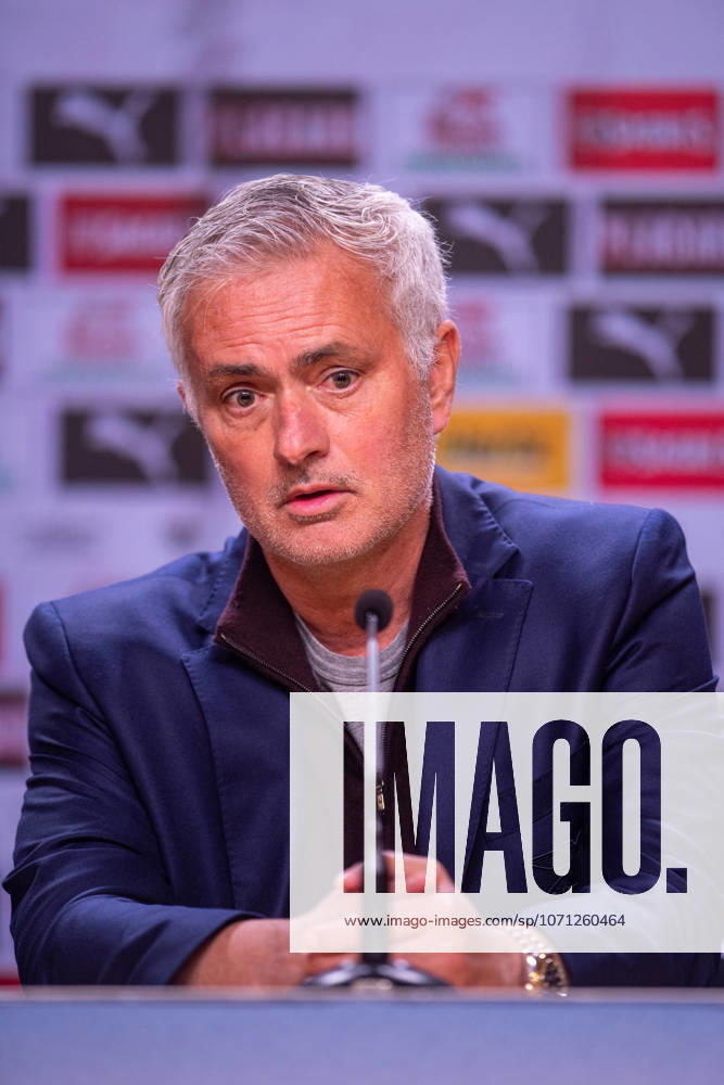FC Porto v SL Benfica - Taca de Portugal Jose Mourinho, head coach of SL Benfica, is seen during the press conference, PK, Pressekonferenz after the Portuguese Cup quarter-final match between FC Porto and SL Benfica at Estadio do Dragao in Porto, Portugal, on January 14, 2026. Porto Porto Portugal