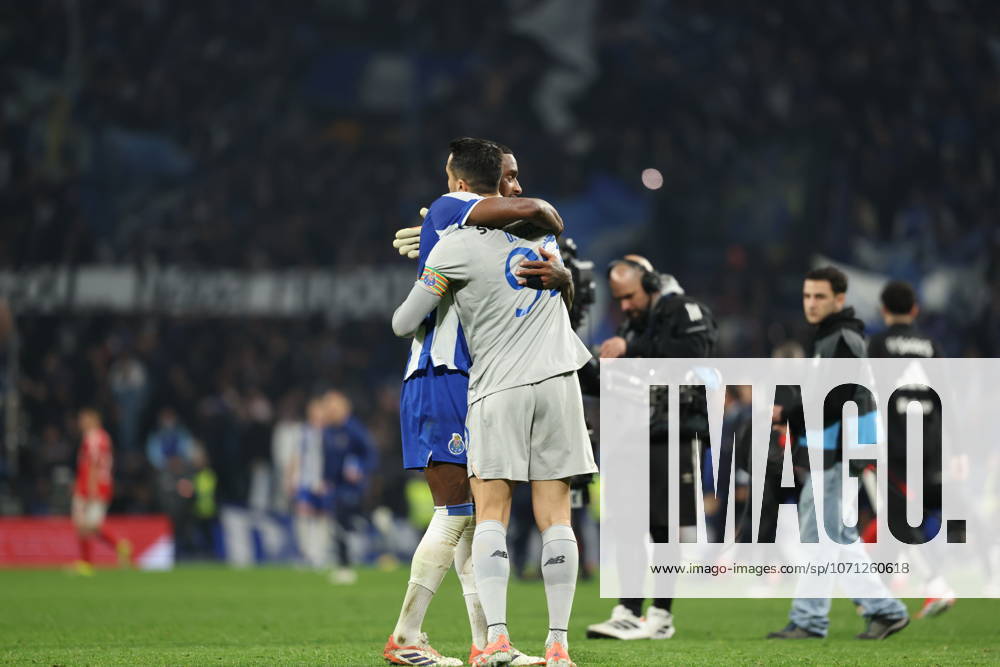 FC Porto v SL Benfica - Taca de Portugal Diogo Costa of FC Porto and Pablo Rosario of FC Porto celebrate the victory during the Portugal Cup match between FC Porto and SL Benfica at Estadio Dragao in Porto, Portugal, on January 14, 2026 Porto Porto Portugal
