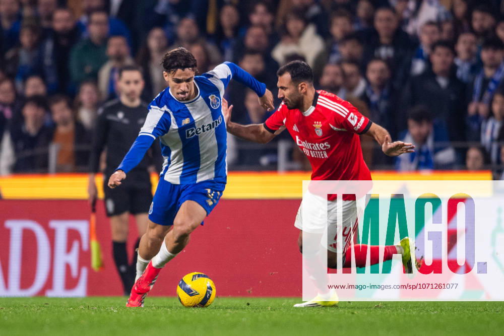FC Porto v SL Benfica - Taca de Portugal In Porto, Portugal, on January 14, 2026, Gabri Veiga from FC Porto is seen in action during the Portuguese Cup quarter-final match between FC Porto and SL Benfica at Estadio do Dragao. Porto Porto Portugal