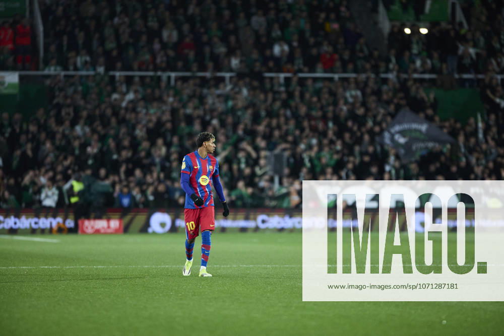 Real Racing Club v FC Barcelona, Barca - Copa del Rey SANTANDER, SPAIN - JANUARY 15: Lamine Yamal of FC Barcelona looks on during the Copa del Rey round of 16 match between Real Racing Club and FC Barcelona at Campos de El Sardinero on January 15, 2025 in Santander, Cantabria, Spain. (Photo by Diego Simon Photo Players Images Magara Press) Santander Campos de Sport El Sardinero Spain