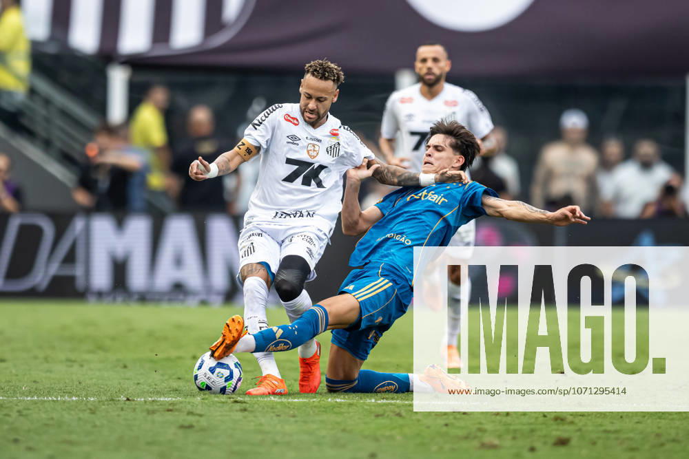 Santos vs Vasco - Brazilian Championship 2025 SANTOS, BRAZIL - DECEMBER 07: Neymar suffers a hard tackle during the match between Santos and Cruzeiro at Vila Belmiro Stadium on December 07, 2025 in Santos, Brazil. (