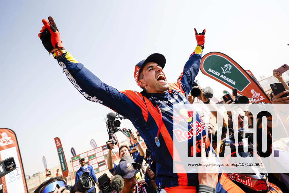 DAKAR 2026 - FINISH BENAVIDES Luciano (arg), Red Bull KTM Factory Racing, KTM, Rally GP, FIM W2RC, portrait during the Finish of the Dakar 2026, on January 17, 2026 in Yanbu, Saudi Arabia - YanbuSaudi Arabia