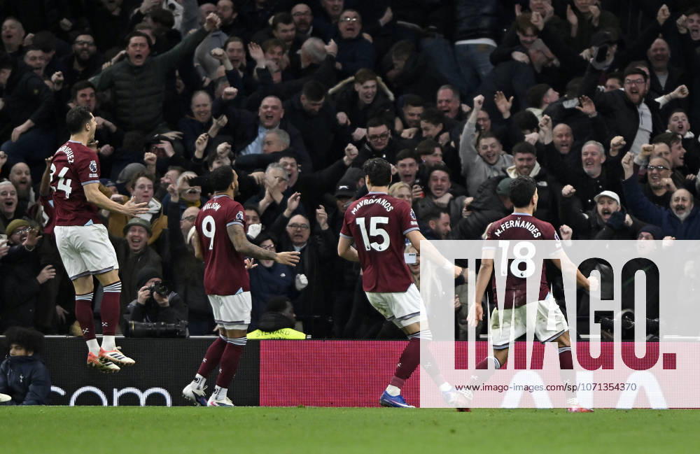 Tottenham Hotspur V West Ham. Premier League. GOAL. the West Ham players celebrate the winning goal scored by Callum Wilson (West Ham, 9) during the Tottenham Hotspur V West Ham Premier League match at the Tottenham Hotspur Stadium, London. Tottenham Tottenham Hotspur Stadium UK