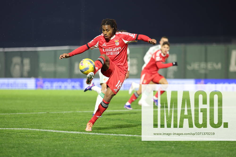 Leandro Barreiro of SL Benfica in action during the Liga Portugal match between Rio Ave and SL Benfica at Estadio dos Arcos, in Porto, Portugal, on January 17, 2026 Vila Do Conde Portugal - ZUMAe141 20260117_zsp_e141_018