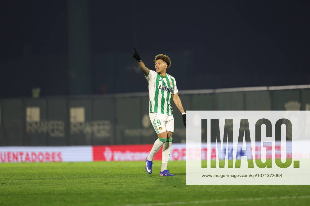 Clayton of Rio Ave in action during the Liga Portugal match between Rio Ave and SL Benfica at Estadio dos Arcos, in Porto, Portugal, on January 17, 2026 Vila Do Conde Portugal - ZUMAe141 20260117_zsp_e141_044