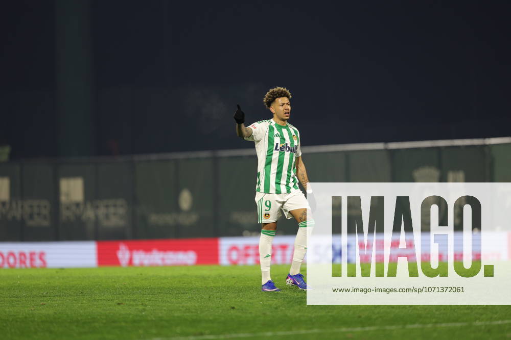 Clayton of Rio Ave in action during the Liga Portugal match between Rio Ave and SL Benfica at Estadio dos Arcos, in Porto, Portugal, on January 17, 2026 Vila Do Conde Portugal - ZUMAe141 20260117_zsp_e141_045