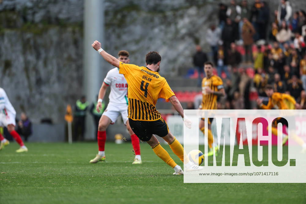 Dylan Collard ( Lusitania de Lourosa ) in action during the match between Lusitania Lourosa and CS Maritimo, valid for Liga Portugal 2 Meu Super 2025 2026 at Estadio Dr. Carlos Osorio on 18 January 2026. Oliveira de Azemeis Estadio Dr. Carlos Osorio Oliveira de Azemeis Portugal