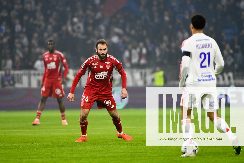 Olympique Lyonnais v Stade Brestois 29 - Ligue 1 McDonald s 2025 2026 24 Lucas TOUSART (sb29) during the Ligue 1 McDonald s match between Lyon and Brest at Groupama Stadium on January 18, 2026 in Lyon, France. Lyon France