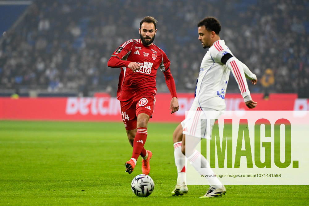 Olympique Lyonnais v Stade Brestois 29 - Ligue 1 McDonald s 2025 2026 24 Lucas TOUSART (sb29) during the Ligue 1 McDonald s match between Lyon and Brest at Groupama Stadium on January 18, 2026 in Lyon, France. Lyon France