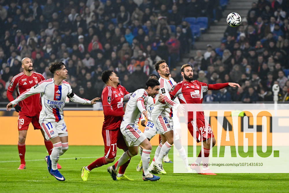 Olympique Lyonnais v Stade Brestois 29 - Ligue 1 McDonald s 2025 2026 17 Afonso MOREIRA (ol) - 03 Nicolas TAGLIAFICO (ol) - 21 Ruben KLUIVERT (ol) - 24 Lucas TOUSART (sb29) during the Ligue 1 McDonald s match between Lyon and Brest at Groupama Stadium on January 18, 2026 in Lyon, France. Lyon France