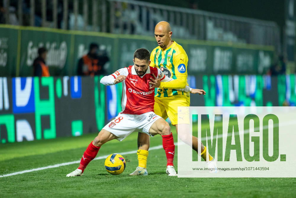 FOOTBALL - Tondela 0 vs SC Braga 1, round 18 of Liga Portugal, 2025 26. João Cardoso Stadium, in Tondela,Viseu, Portugal. Sunday, 18 01 2026. Cícero (97) Tondela, João Moutinho (08) SC Braga. TONDELA VISEU PORTUGAL ESTÁDIO JOÃO CARDOSO