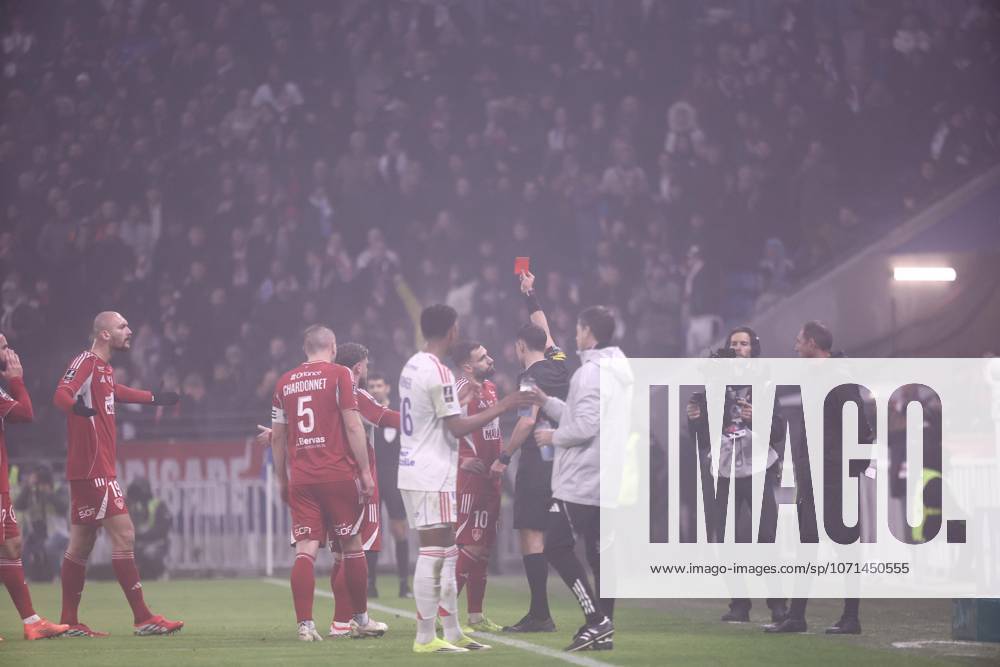 Del castillo romain lissorgue romain referee FOOT L1 2026 LYON BREST 2 1 GROUPAMA STADIUM DECINES CHARPIEU FRANCE 18 01 2026 MARTIN ALEX DECINES CHARPIEU GROUPAMA STADIUM France GermanyxJapanxUKxFrancexBelgiumxOUT