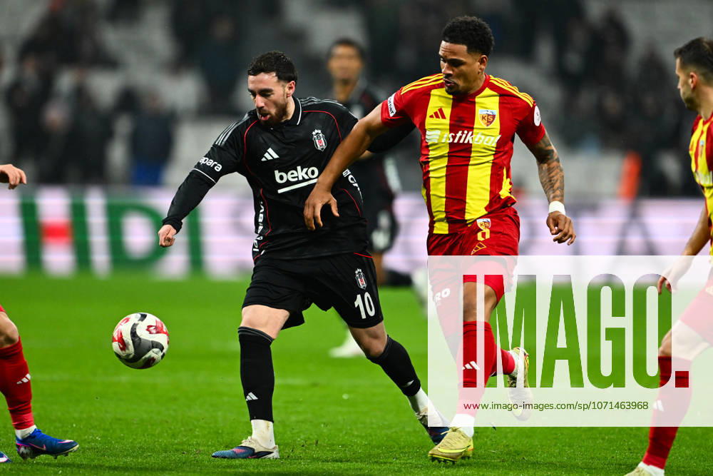 Besiktas v Zecorner Kayserispor - Turkish Super Lig ISTANBUL, TURKIYE – JANUARY 19: Besiktas player Orkun Kokcu (L) challenges Zecorner Kayserispor player German Onugha (right) during the Turkish Super Lig Week 18 match between Besiktas and Zecorner Kayserispor at Tupras Stadium in Istanbul, Turkiye, on January 19, 2026. Cem Tekkesinoglu Anadolu Istanbul Turkey. Editorial use only. Please get in touch for any other usage.