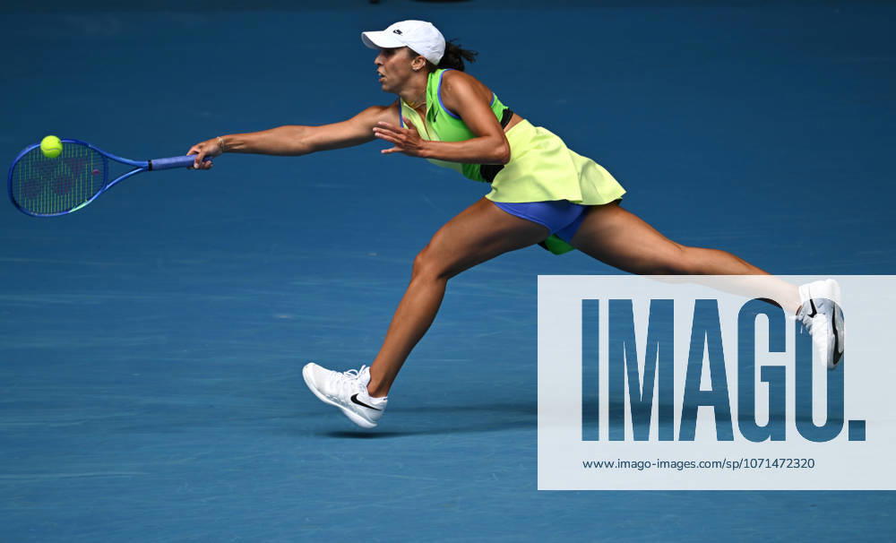 TENNIS AUSTRALIAN OPEN, Madison Keys of USA stretches to return during the Womens 1st round match against Oleksandra Oliynkova of Ukraine on day 3 of the 2026 Australian Open tennis tournament at Melbourne Park in Melbourne, Tuesday, January 20, 2026. ( NO ARCHIVING MELBOURNE VICTORIA AUSTRALIA
