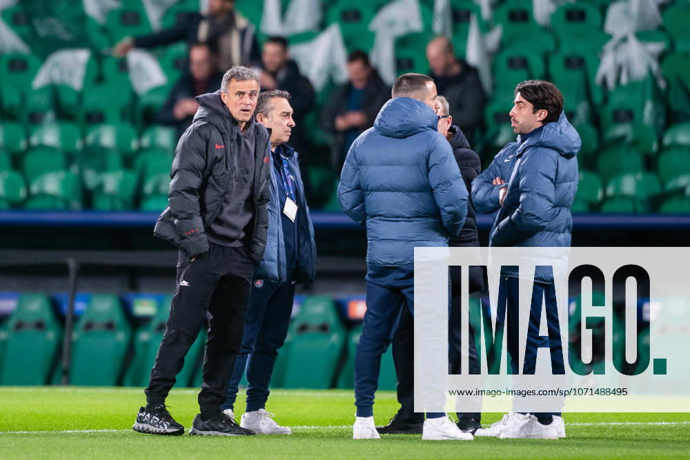 LISBON, PORTUGAL - JANUARY 20: LUIS HENRIQUE head coach of Paris SG is seen before the game start during the UEFA Champions League 2025 26 League Phase MD7 match between between Sporting CP and Paris SG, at Jose Alvalade Stadium on January 20, 2026 in Lisbon, Portugal Lisbon Portugal - ZUMAl192 20260120_zsp_l192_001