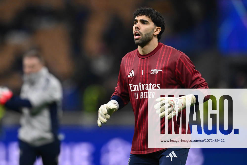 FC Internazionale Milano v Arsenal FC - UEFA Champions League 2025 26 League Phase MD7 David Raya of Arsenal F.C. warms up before the UEFA Champions League phase day 7 football match between F.C. Inter and Arsenal F.C. at the San Siro Stadium in Milan, Italy, on January 20, 2026. Milan Italy