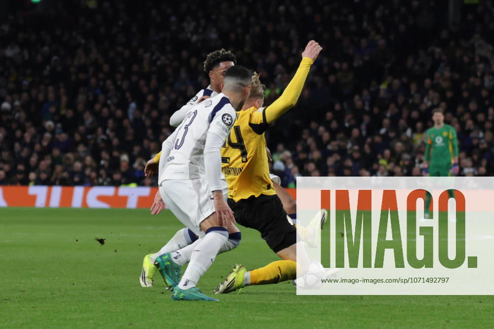 Football UEFA Champions League , Tottenham Hotspur Borussia Dortmund v l Red Card, Daniel Svensson Borussia Dortmund London