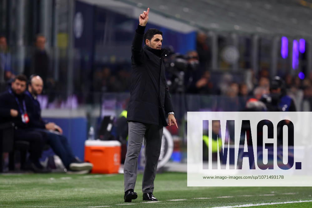 FC Internazionale - Arsenal Fc - UEFA Champions League 2025 26 League Phase MD7 Mikel Arteta, head coach of Arsenal Fc gestures during the UEFA Champions League Phase MD7 match between FC Internazionale and Arsenal Fc at Stadio Giuseppe Meazza (San Siro) on January 20, 2025 in Milan, Italy . Milano Stadio Giuseppe Meazza Italy