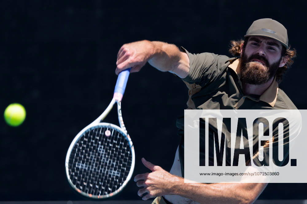 REILLY OPELKA of the USA in action against 14th seed ALEJANDRO DAVIDOVICH FOKINA of Spain on KIA Arena in a Men s Singles 2nd round match on day 4 of the 2026 Australian Open in Melbourne, Australia. Cal Media Melbourne Australia - ZUMAc04_ 20260121_faf_c04_001