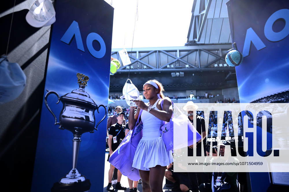 TENNIS AUSTRALIAN OPEN, Coco Gauff of the USA signs autographs for fans following her Womens 2nd round win over Olga Danilovic of Sebia on day 4 of the 2026 Australian Open tennis tournament at Melbourne Park in Melbourne, Wednesday, January 21, 2026. ( NO ARCHIVING MELBOURNE VICTORIA AUSTRALIA
