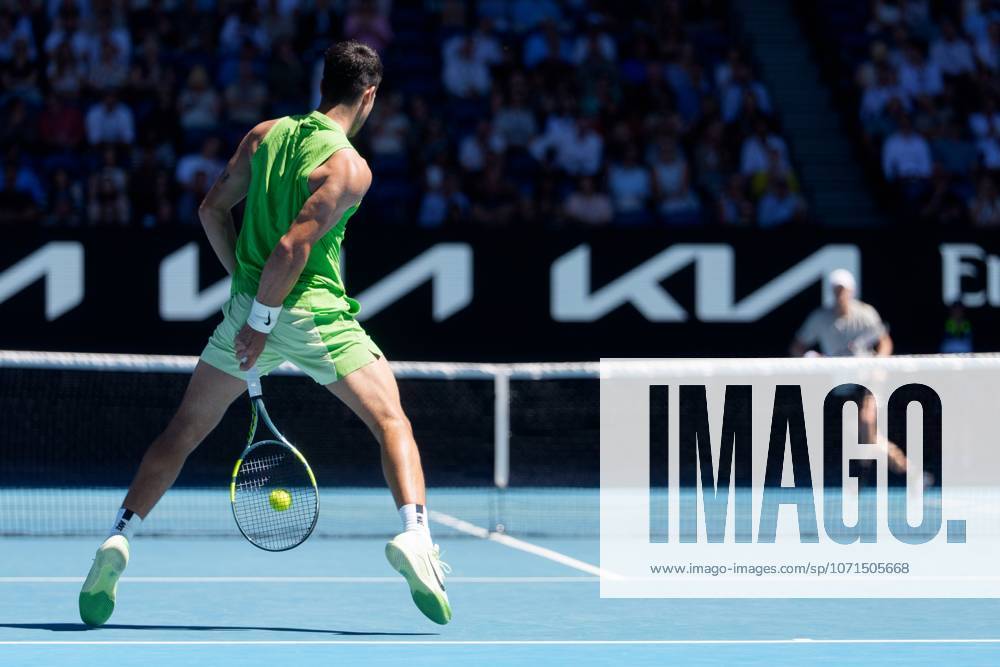 1st seed CARLOS ALCARAZ of Spain in action against YANNICK HANFMANN of Germany on Rod Laver Arena in a Men s Singles 2nd round match on day 4 of the 2026 Australian Open in Melbourne, Australia. ALCARAZ won 76 63 62. Cal Media Melbourne Australia - ZUMAc04_ 20260121_faf_c04_009