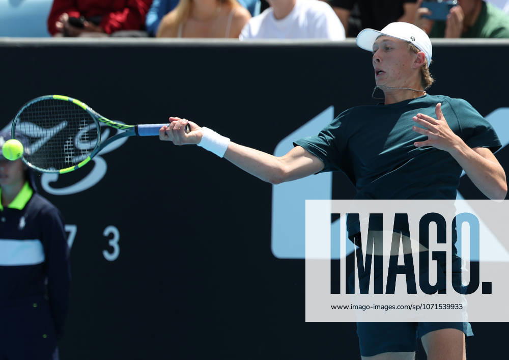 ETHAN QUINN of USA during the match against H. Hurkacz of Poland in the third round of Australian Open, Melbourne, Australia. Melbourne Australia - ZUMAc278 20260122_zsp_c278_002