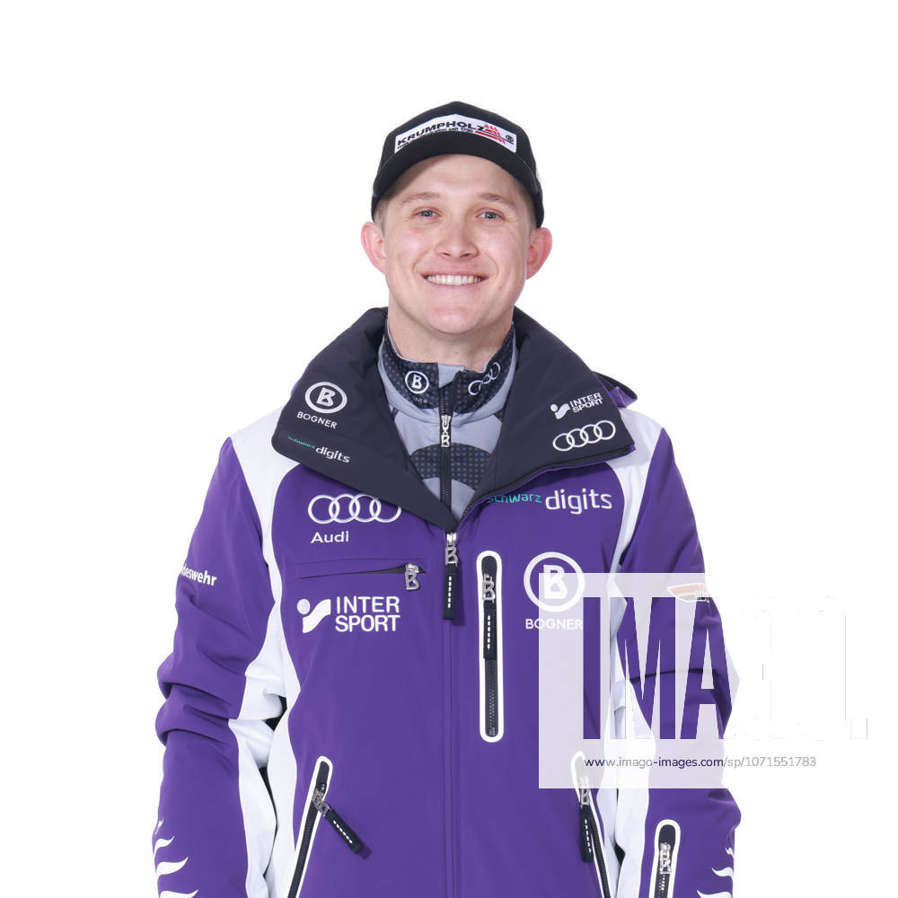 Jacob Schramm, DSV Deutscher Skiverband Porträttermin 2025 2026, Ski Alpin, Headshot, Headshots, Portrait, Shooting, Studio, Studioshooting, Vorstellung, Präsentation, Pressetermin, GER ATTENTION Royalty-free use with attribution This media material may be used freely for editorial purposes in broadcast, print, online, and radio Use for other purposes is prohibited ATTENTION Royalty-free use with attribution This media asset is free for editorial broadcast, print, online and radio use It is restricted for use for other purposes