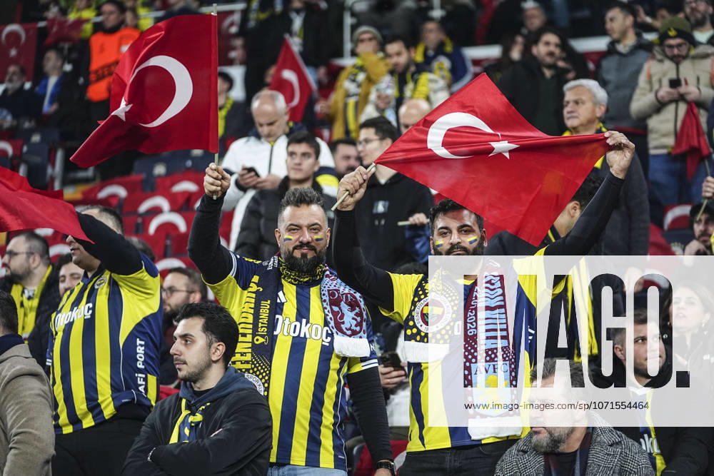 Fenerbahce v Aston Villa - UEFA Europa League ISTANBUL, TURKIYE - JANUARY 22: Fenerbahce fans wave Turkish flags as they support their team during the UEFA Europa League match between Fenerbahce and Aston Villa at Chobani Stadium in Istanbul, Turkiye, on January 22, 2026. Agit Erdi Ulukaya Anadolu Istanbul Turkey. Editorial use only. Please get in touch for any other usage.