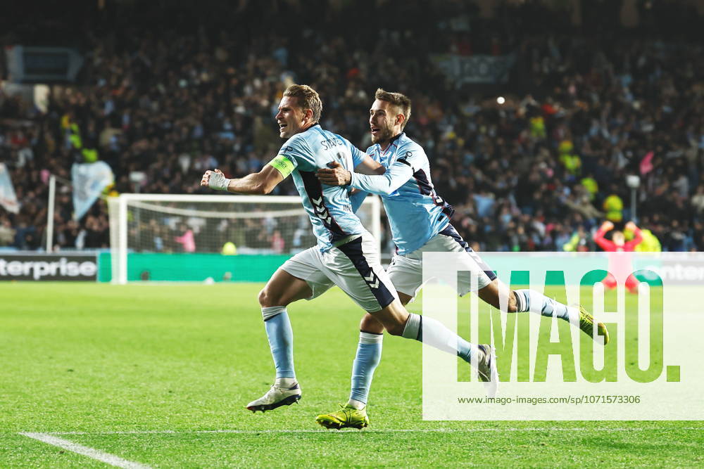 (L-R) Carl Starfelt, Oscar Mingueza (Celta), JANUARY 22, 2026 - Football Soccer : Mingueza and Starfelt celebrate after Starfelt s goal during UEFA Europa League league phase match day 7 between RC Celta de Vigo - Lille OSC at the Estadio Balaidos in Vigo, Spain. Noxthirdxpartyxsales aflo_317082207